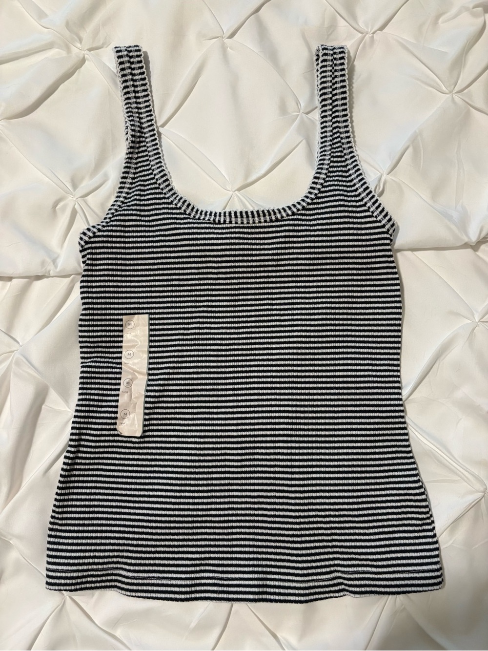 Universal Thread Women’s Black & White Striped Ribbed Knit Scoop Tank, Size M